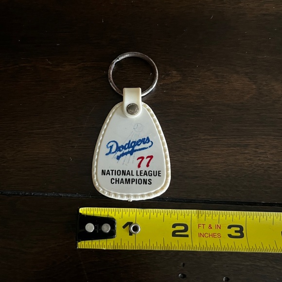 1977 Los Angeles Dodgers National League Champions Key Chain - Picture 7 of 7